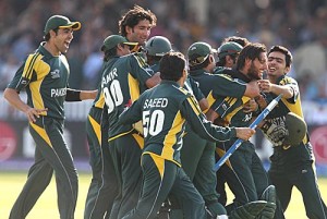 Shahid Afridi is mobbed by his team-mates after he guided Pakistan to an eight-wicket win, Pakistan v Sri Lanka, ICC World Twenty20 final, Lord's, June 21, 2009